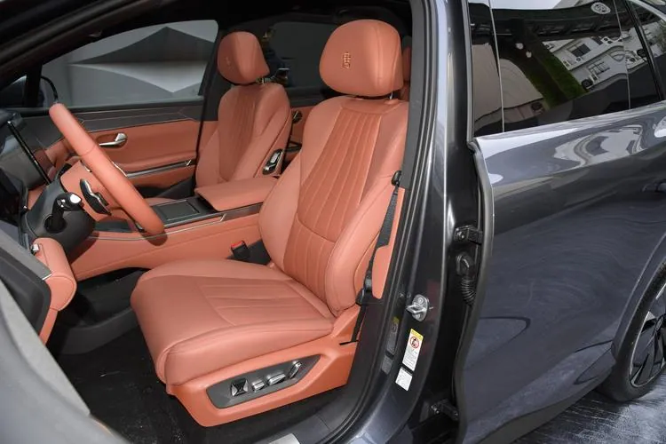 BYD Tang L EV