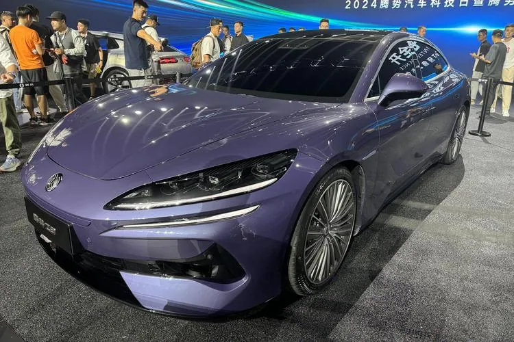 Denza Z9 DM