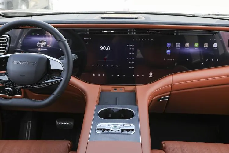 Exeed VX PHEV