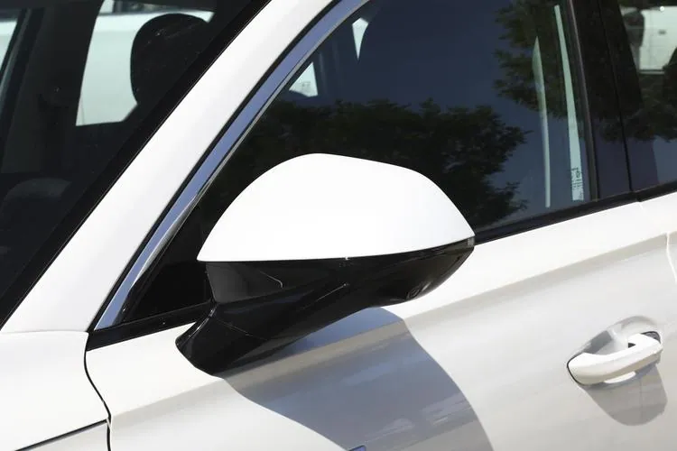 Roewe D5X DMH